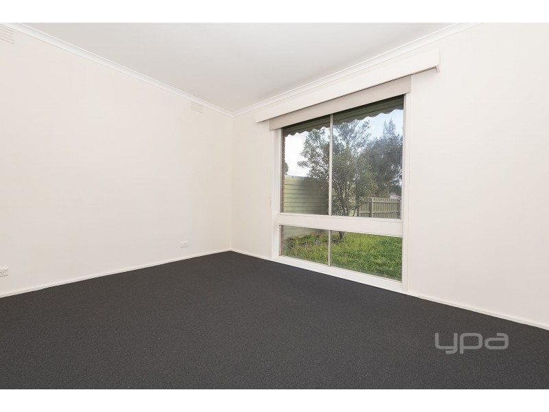 6 Banksia Place, Melton West VIC 3337