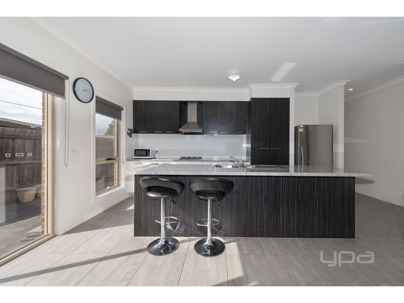 1A Gloucester Way, Melton West VIC 3337