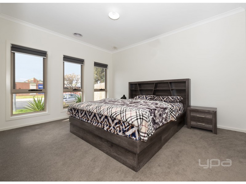 1A Gloucester Way, Melton West VIC 3337