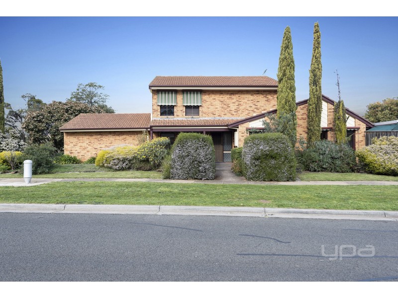8 Avoca Court, Brookfield VIC 3338