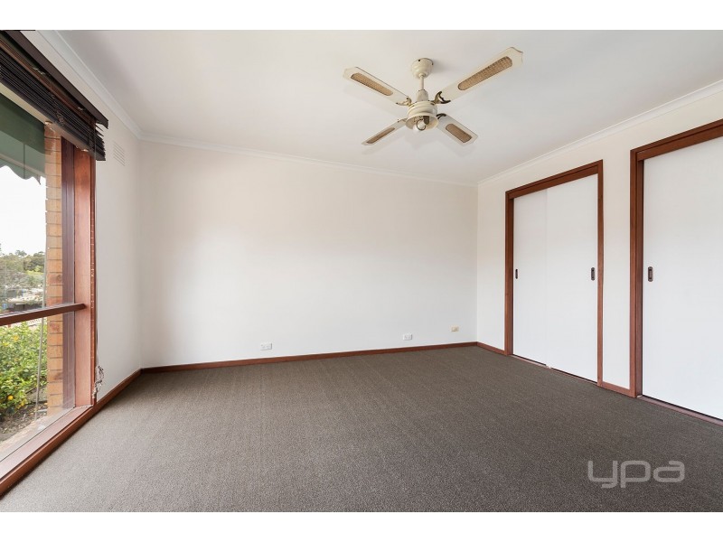 8 Avoca Court, Brookfield VIC 3338