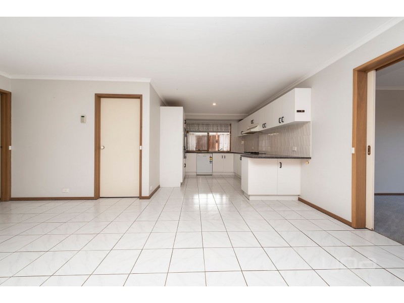 2 Silber Court, Melton West VIC 3337