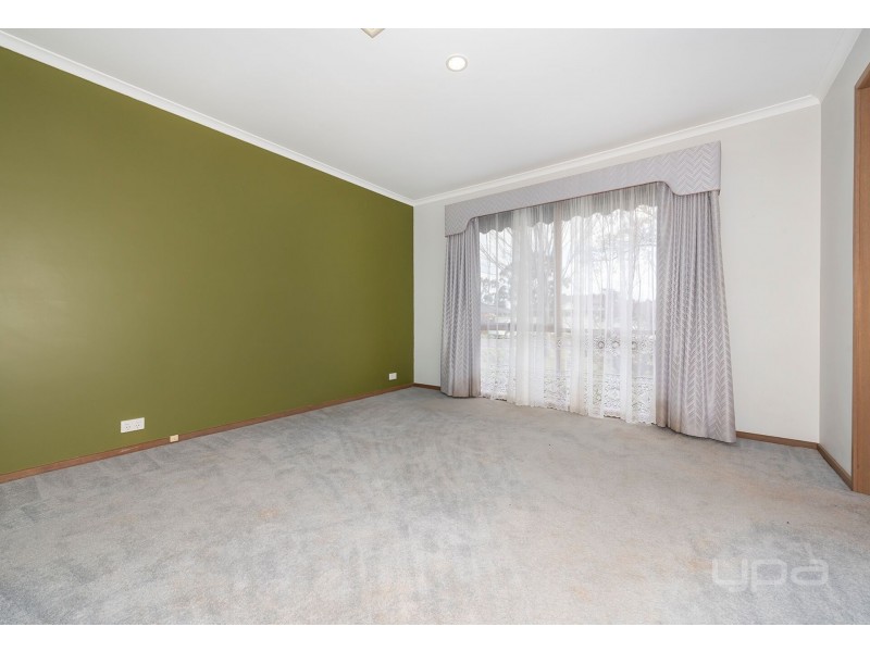 2 Silber Court, Melton West VIC 3337