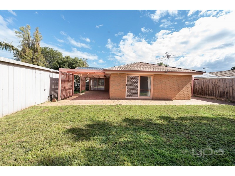 2 Silber Court, Melton West VIC 3337