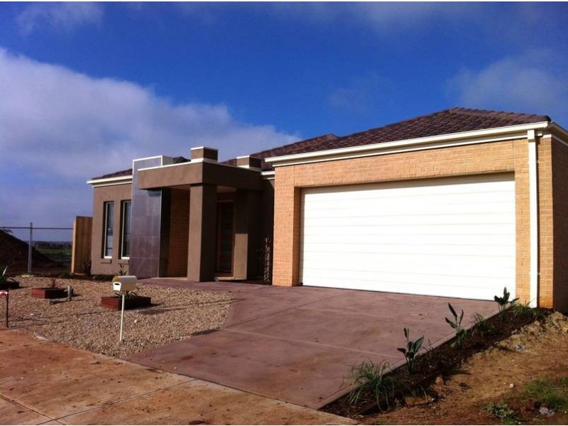 4 Horseman Drive,, Melton South VIC 3338