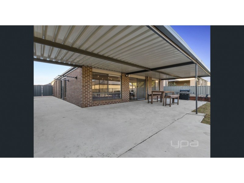 18 Herbal Avenue, Kurunjang VIC 3337