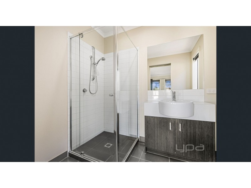 9 Stonehill Drive, Maddingley VIC 3340