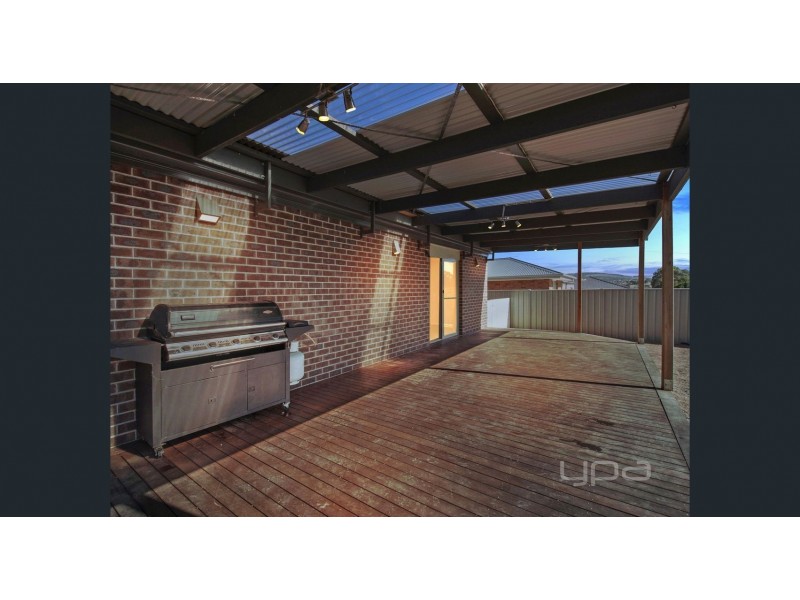 9 Stonehill Drive, Maddingley VIC 3340