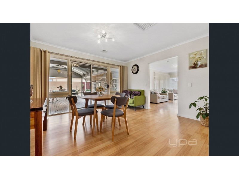 3 Berkley Place, Melton West VIC 3337