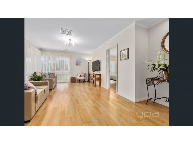 3 Berkley Place, Melton West VIC 3337
