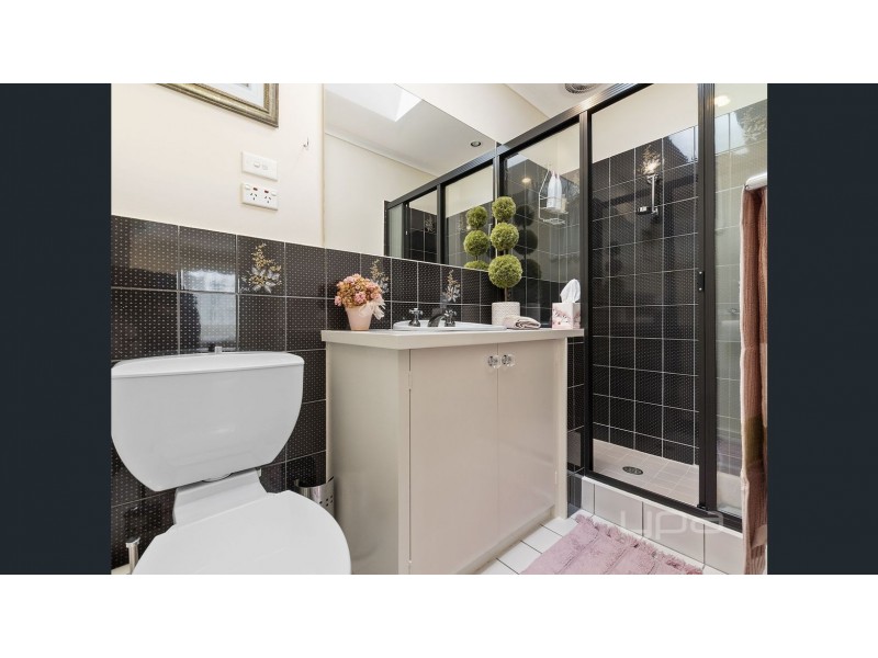 3 Berkley Place, Melton West VIC 3337