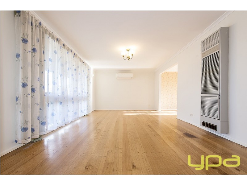 54 Rathdowne Circuit, Melton West VIC 3337