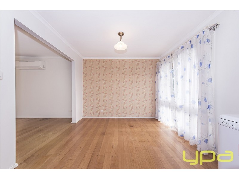 54 Rathdowne Circuit, Melton West VIC 3337