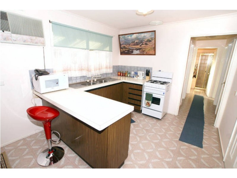 2 Wilson Road, Melton South VIC 3338