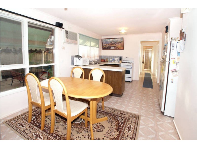 2 Wilson Road, Melton South VIC 3338