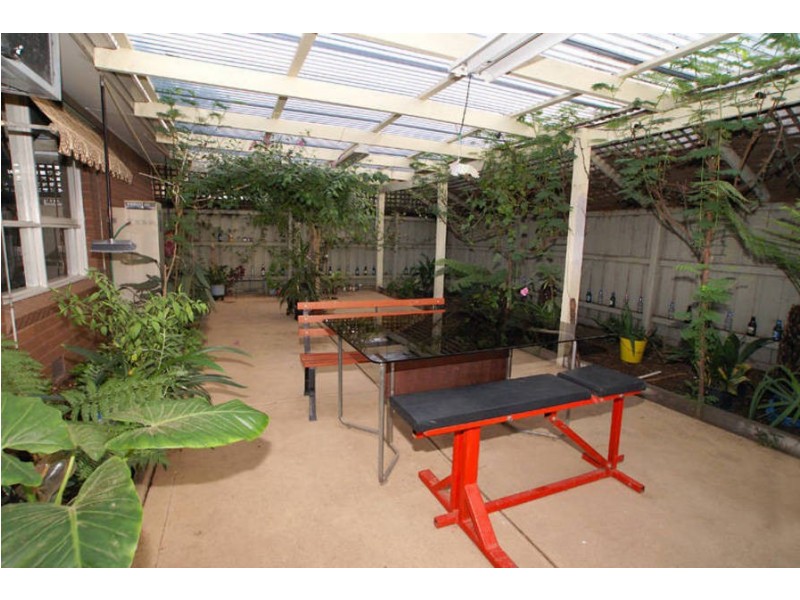 2 Wilson Road, Melton South VIC 3338