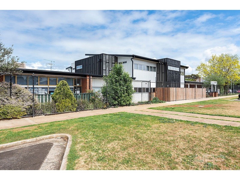 2 Wilson Road, Melton South VIC 3338