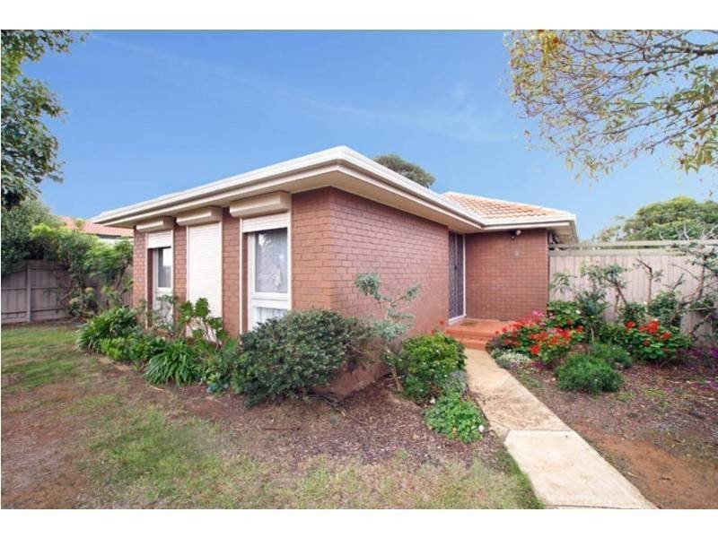 2 Wilson Road, Melton South VIC 3338