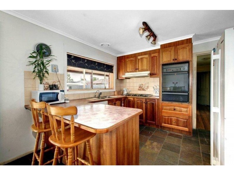 6 Neerim Street, Melton South VIC 3338