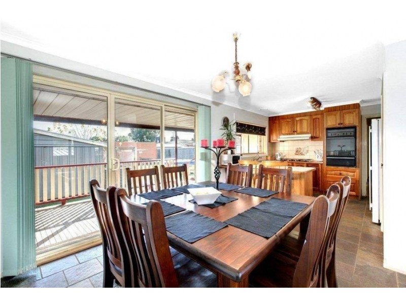 6 Neerim Street, Melton South VIC 3338