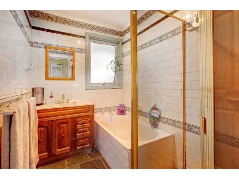 6 Neerim Street, Melton South VIC 3338