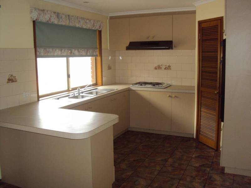 282 Coburns Road, Melton West VIC 3337