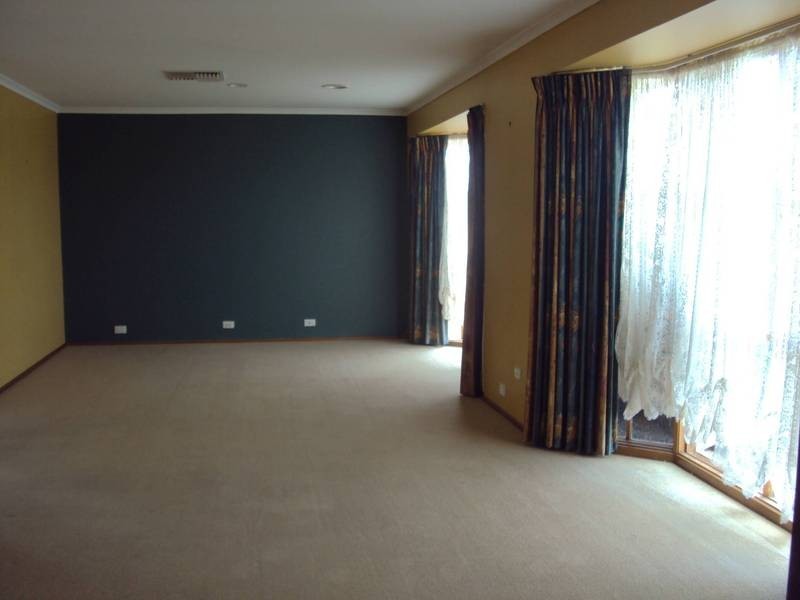 282 Coburns Road, Melton West VIC 3337