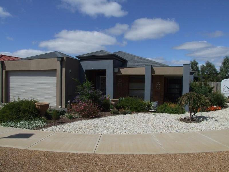 9 Sutton Grove, Melton West VIC 3337