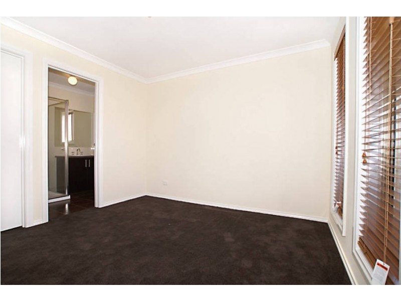 7  Petrea Place, Melton West VIC 3337