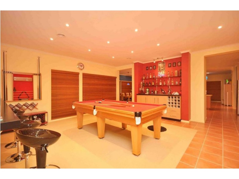 Roxburgh Park VIC 3064