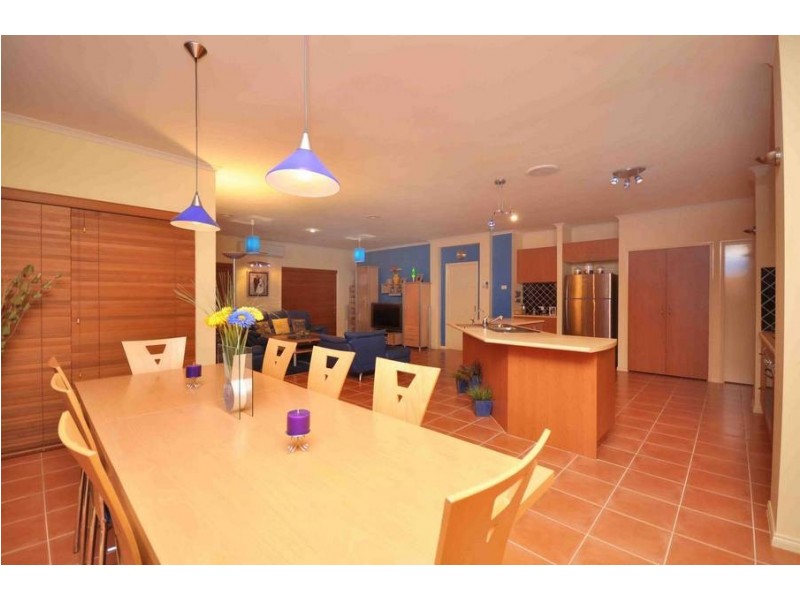 Roxburgh Park VIC 3064