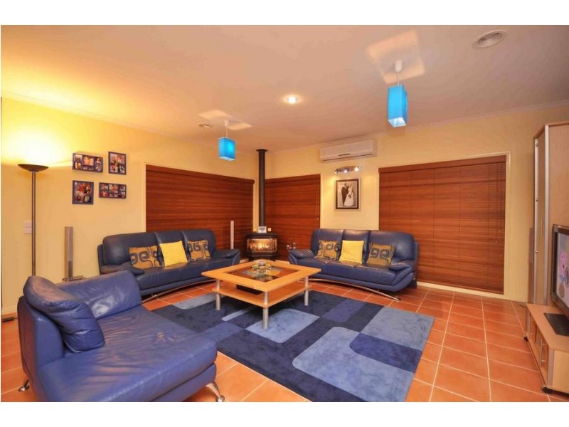 Roxburgh Park VIC 3064