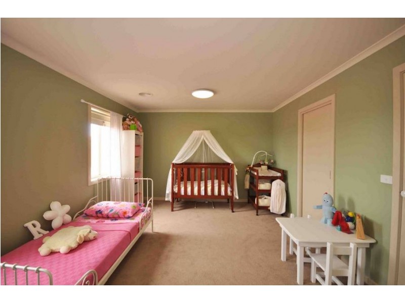 Roxburgh Park VIC 3064