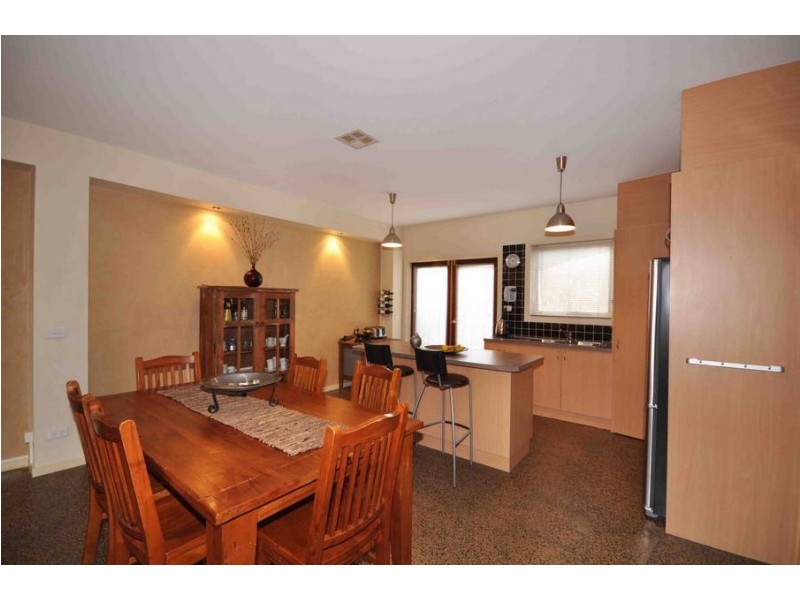 Roxburgh Park VIC 3064