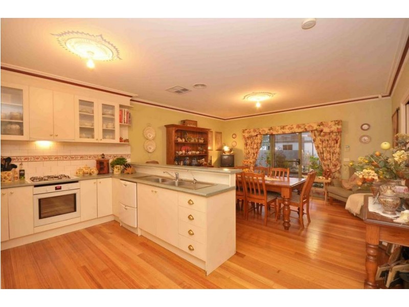 Roxburgh Park VIC 3064