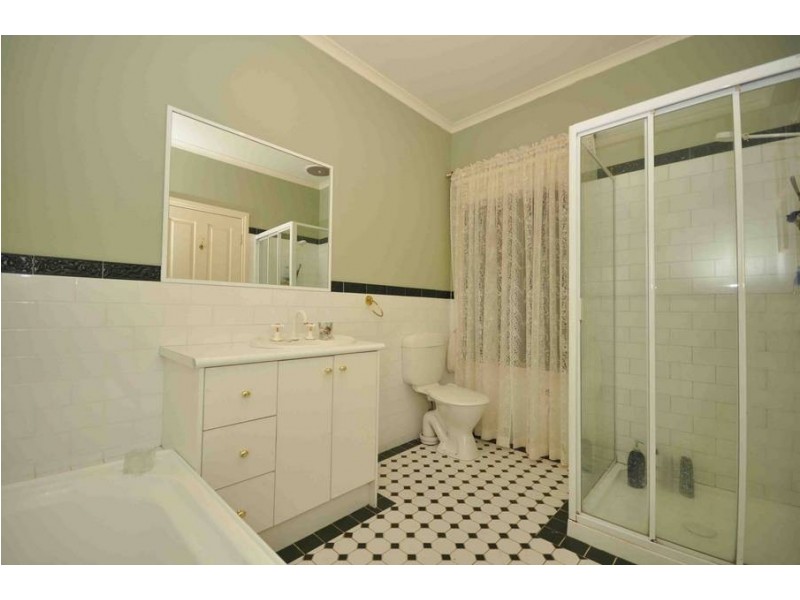 Roxburgh Park VIC 3064