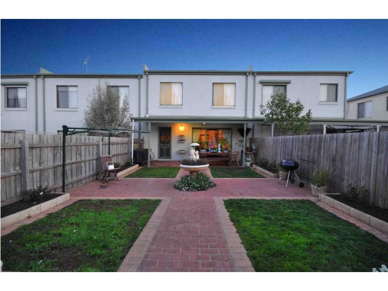 Roxburgh Park VIC 3064