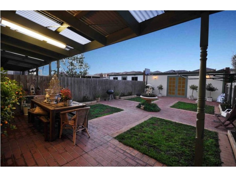 Roxburgh Park VIC 3064