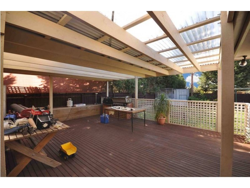 18 LIGHTWOOD CRESCENT, Meadow Heights VIC 3048