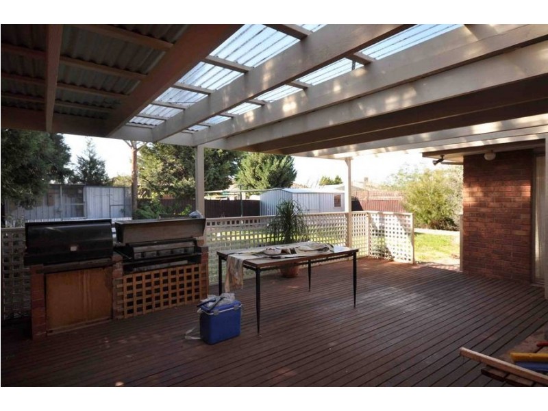 18 LIGHTWOOD CRESCENT, Meadow Heights VIC 3048