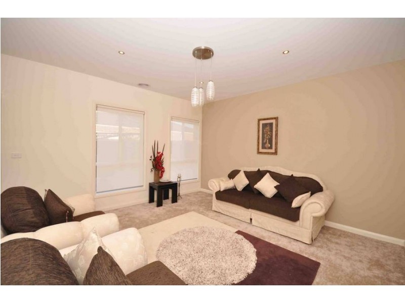 5 Markham Court, Roxburgh Park VIC 3064