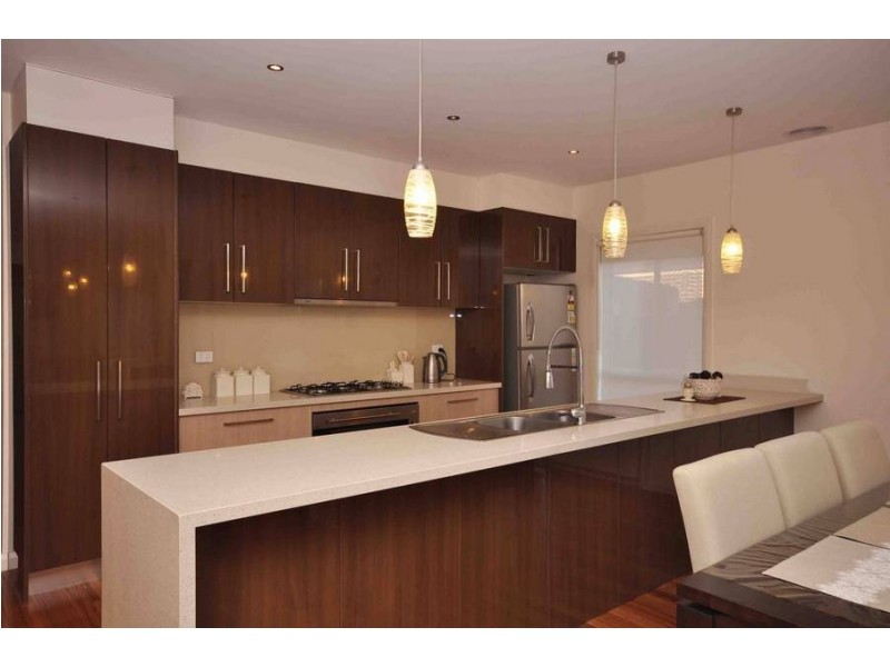 5 Markham Court, Roxburgh Park VIC 3064