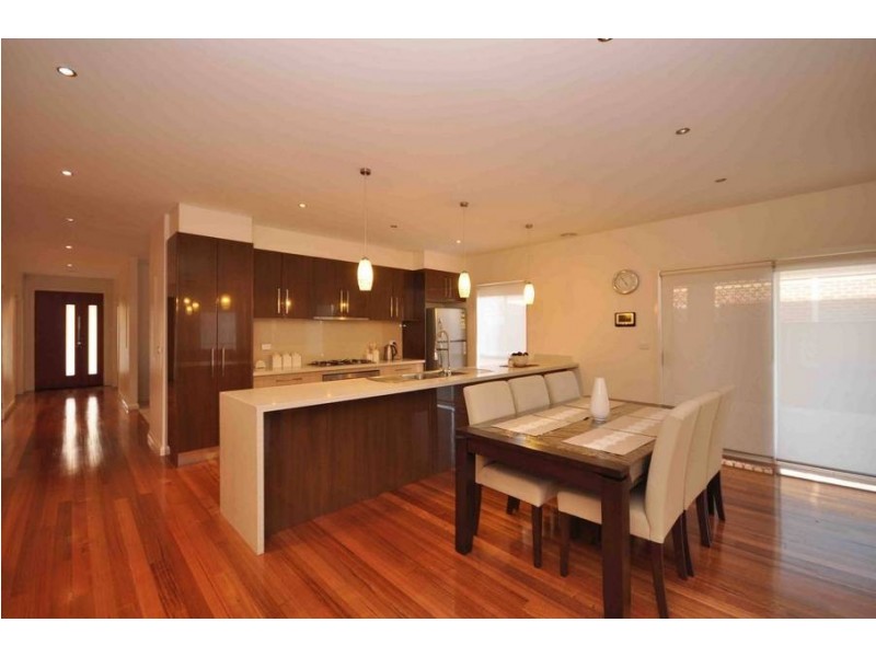 5 Markham Court, Roxburgh Park VIC 3064