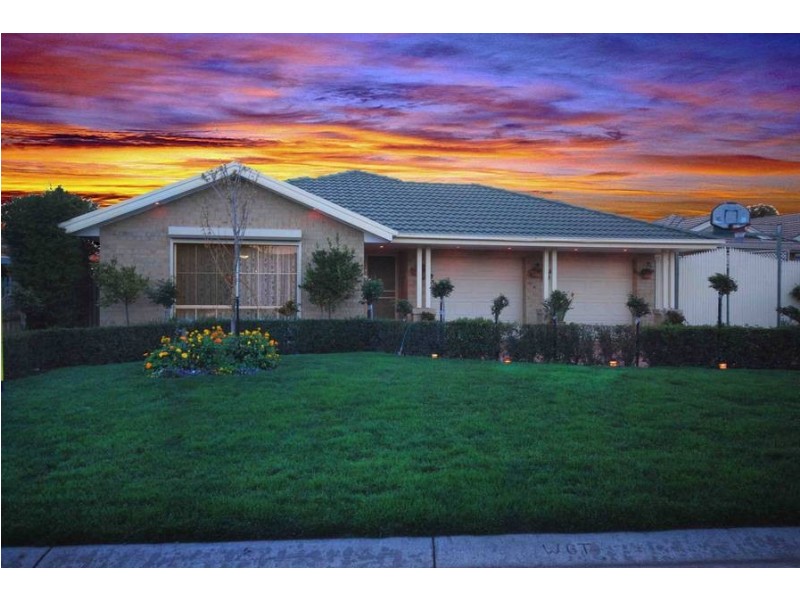 4 Gathray Court, Roxburgh Park VIC 3064