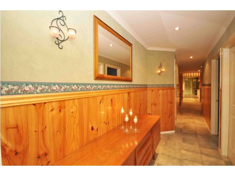 4 Gathray Court, Roxburgh Park VIC 3064