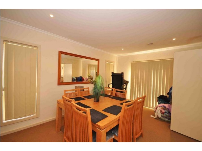 11/32 Papworth Place, Meadow Heights VIC 3048