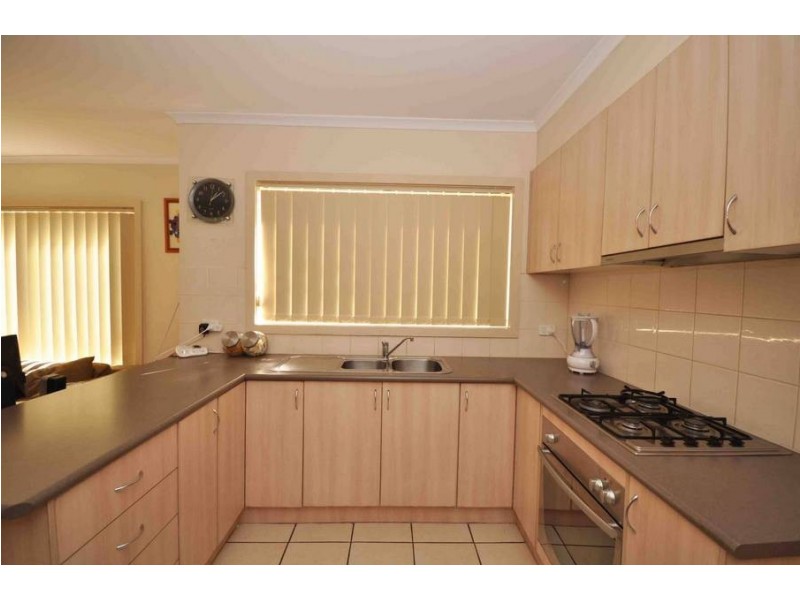11/32 Papworth Place, Meadow Heights VIC 3048