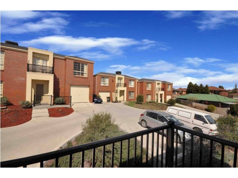 11/32 Papworth Place, Meadow Heights VIC 3048