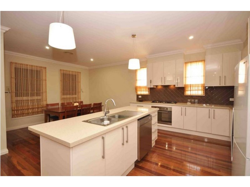 14 Wild Crescent, Roxburgh Park VIC 3064