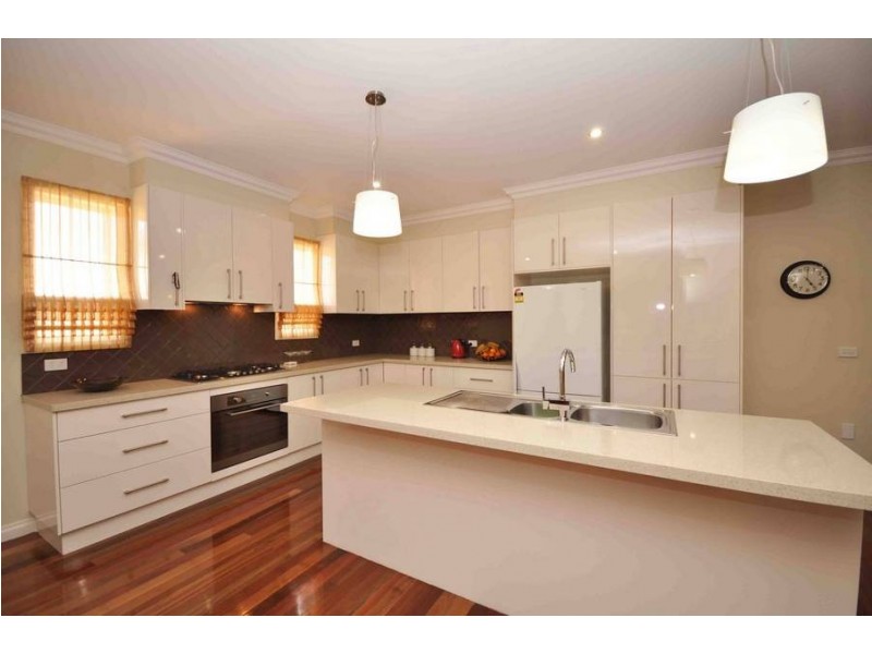 14 Wild Crescent, Roxburgh Park VIC 3064